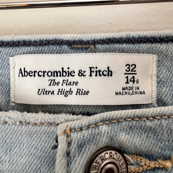 Abercrombie Fitch The Flare Ultra High Rise Light Wash Denim Jeans Women 14 - Picture 2 of 4